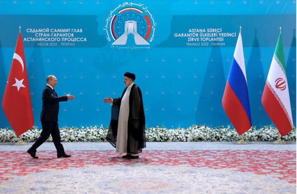 ایران به روسیه بیشتر از غرب اعتماد دارد/ دوئل روسی آمریکایی برای تعامل با ایران