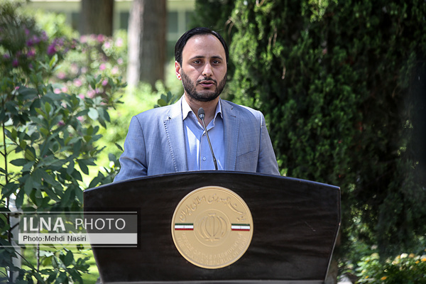 عیدی دولت به بازنشستگان با رد دیون معوق سازمان تامین اجتماعی