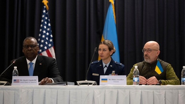 گفت‌وگوی تلفنی وزرای دفاع آمریکا و اوکراین